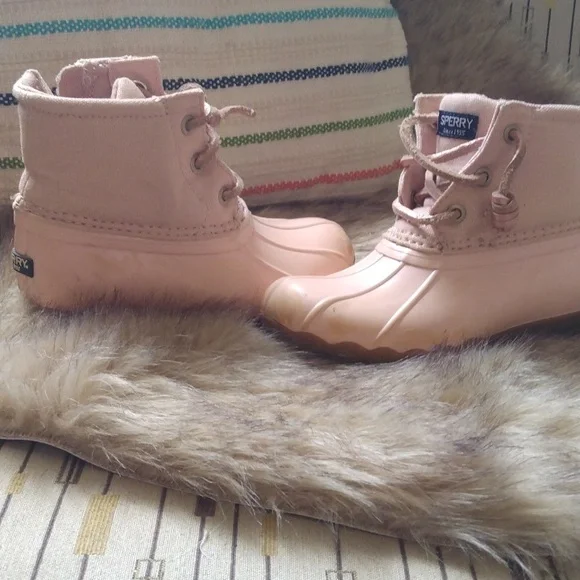 Sperry Pink Saltwater Boots - Picture 4 of 8